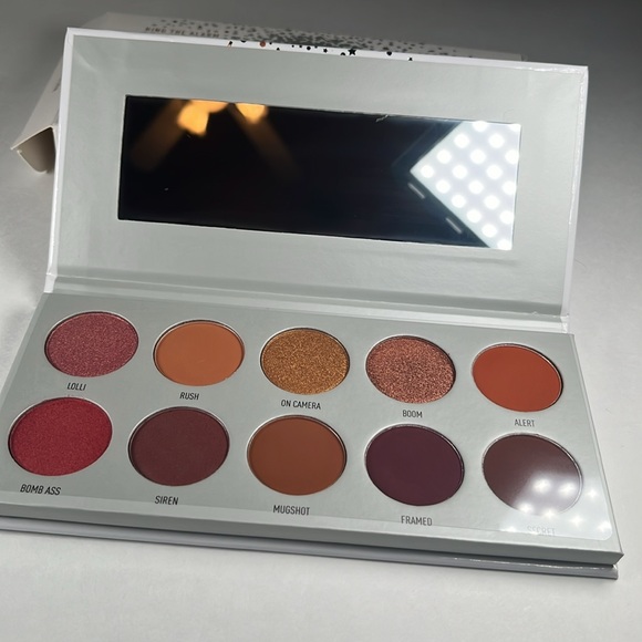 Morphe and Jacklyn hill eyeshadow palette- Ring The alarm - Picture 3 of 3
